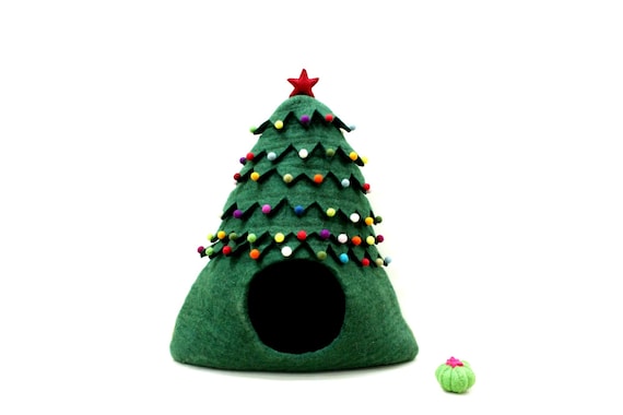 Handmade Christmas Tree Felt Cat Cave – Wool Kitty Bed with Pom Poms