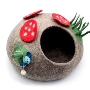 Felt Mushroom Cat Bed (Round)|  Toad Stool Pet Cave with Toy Pocket | Handmade Wool Cat Cave: Safe, Comfort, Ecofriendly