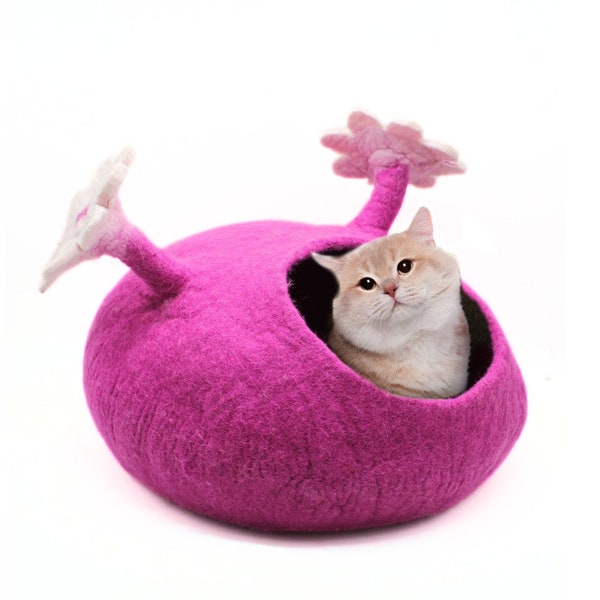 Floral Eco-friendly Cat Bed| Handmade Wool Cat Bed: Perfect Comfort for Kitties| Safe, Durable, and Warm Spot for Feline
