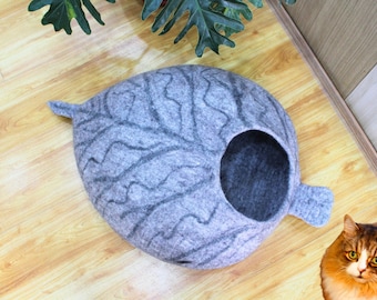 Gray Leaf Felt Cat Cave - Kitty Bed - Organic Wool Pet House - Pet-Friendly Cave - Dome Cat Bed