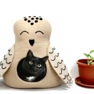 Wool Felted Cat Bed - Pet-friendly Cat Cave - Felted Furniture - Pet Lover Gift