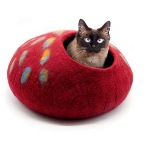 Crimson Cat Cave-  Woolen Pet Furniture - 100% Wool and Handmade - Dome Pet Bed - Sustainable Kitty Bed - Gift