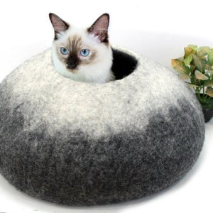 felt dark gray and white ombre cat bed