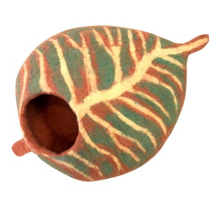 Leaf Designed Wool Cat Bed - Handmade Felt Cat Cave - Pet Furniture - Kitty Bed - Authentic Modern Design Pet Nap Cocoon - From Nepal