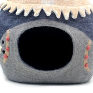 wool felt cozy cat bed