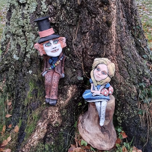 Alice im Wunderland Keramik Figuren Pärchen Alice und der Hutmacher