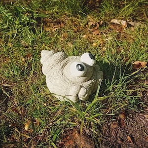 Krebs Steinfigur mit lustigen Augen Garten Dekoration lustig verspielt Teich Blumentopf Statuen