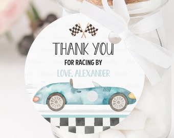 Etiquetas editables para recuerdos de cumpleaños rápidos con diseño de coche de carreras para el segundo cumpleaños. Etiquetas de agradecimiento para el segundo cumpleaños. Plantilla imprimible de coche de carreras vintage. Descarga instantánea FA01