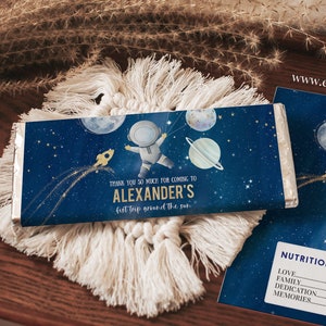 Etichette modificabili per barretta di cioccolato nello spazio esterno Involucro per barretta di cioccolato Pianeti Astronauta Rocket Boy Compleanno Scarica il modello Corjl stampabile FT104