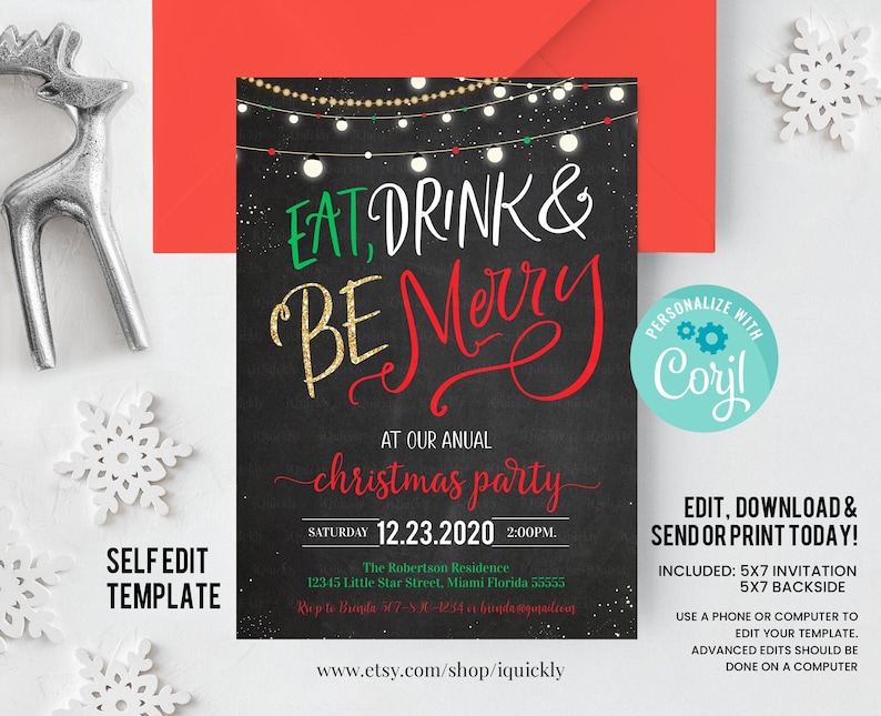 K&ouml;nnte beinhalten: Eine Weihnachtsparty-Einladung mit dem Text "Eat, Drink & Be Merry" in Gr&uuml;n, Gold und Rot auf einem schwarzen Tafelhintergrund. Die Einladung enth&auml;lt Eventdetails und einen roten Umschlag.