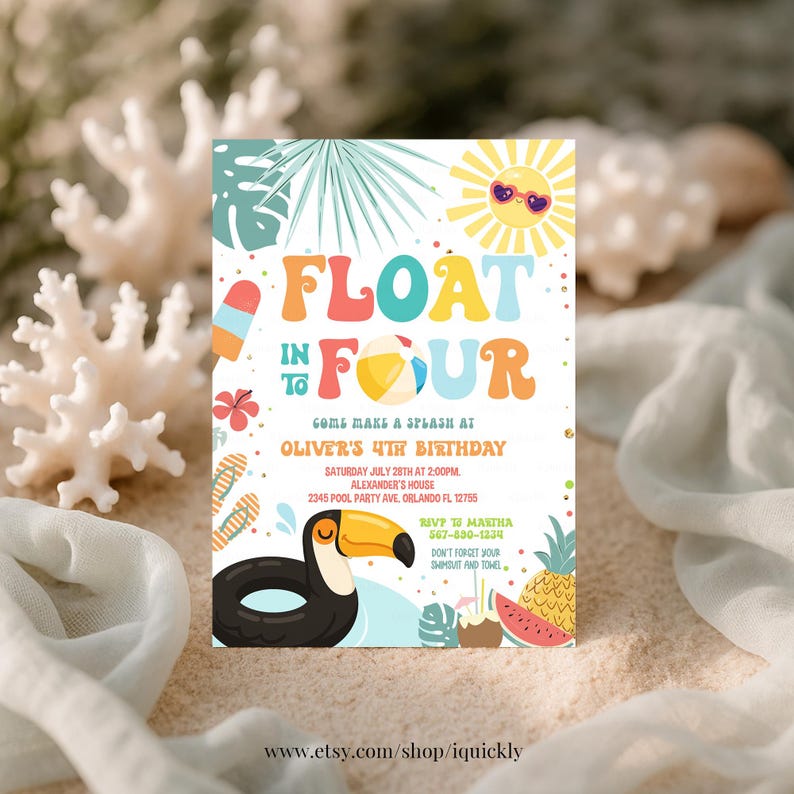 Puede incluir: Una colorida invitaci&oacute;n para un cuarto cumplea&ntilde;os con el texto "FLOAT IN TO FOUR". El dise&ntilde;o incluye un tuc&aacute;n, un bal&oacute;n de playa y un sol con gafas de sol. La invitaci&oacute;n tambi&eacute;n incluye la fecha, la hora y el lugar.