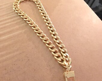 FERIAL ROSE Chain Gold Wrist Strap Gold Wristlet Chain Classy Cut Curb With Small Hook | Gold Chain Wristlet Strap For Purse