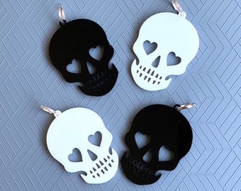 Skull Roller Skate Lace Charm – Acrylic Skeleton Shoelace Charm Accessory