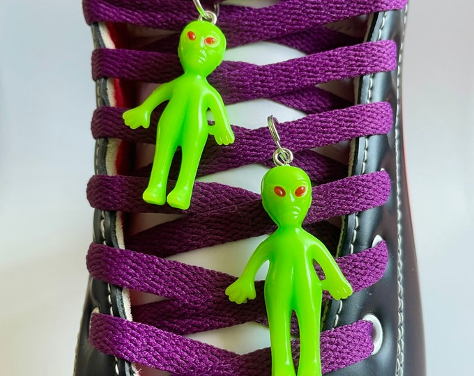 Glow in the Dark Alien Roller Skate Lace Charm - UFO Extra Terrestrial ...