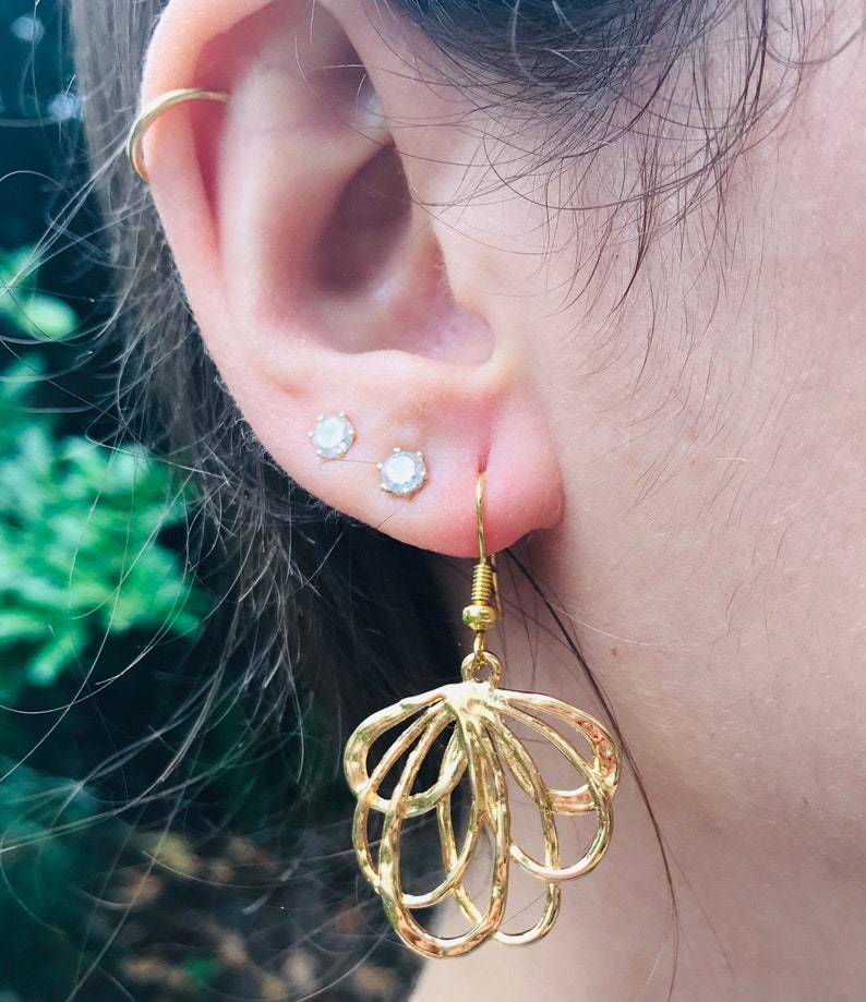 flowers floral earrings Medium earrings minimalist filigree gold