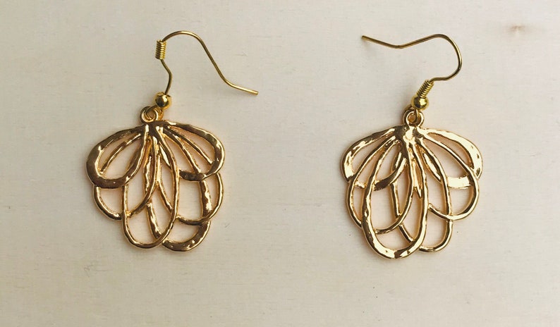 flowers floral earrings Medium earrings minimalist filigree gold