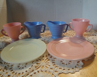 Vintage Moderntone Pastels, 2 Blue Creamers, 2 Pink Sugars, 1 Pink Plate, 1 Green Plate, 7"