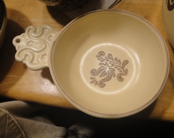 Vintage Pfaltzgraff Village Rare Condiment Bowl, hecho para colgar