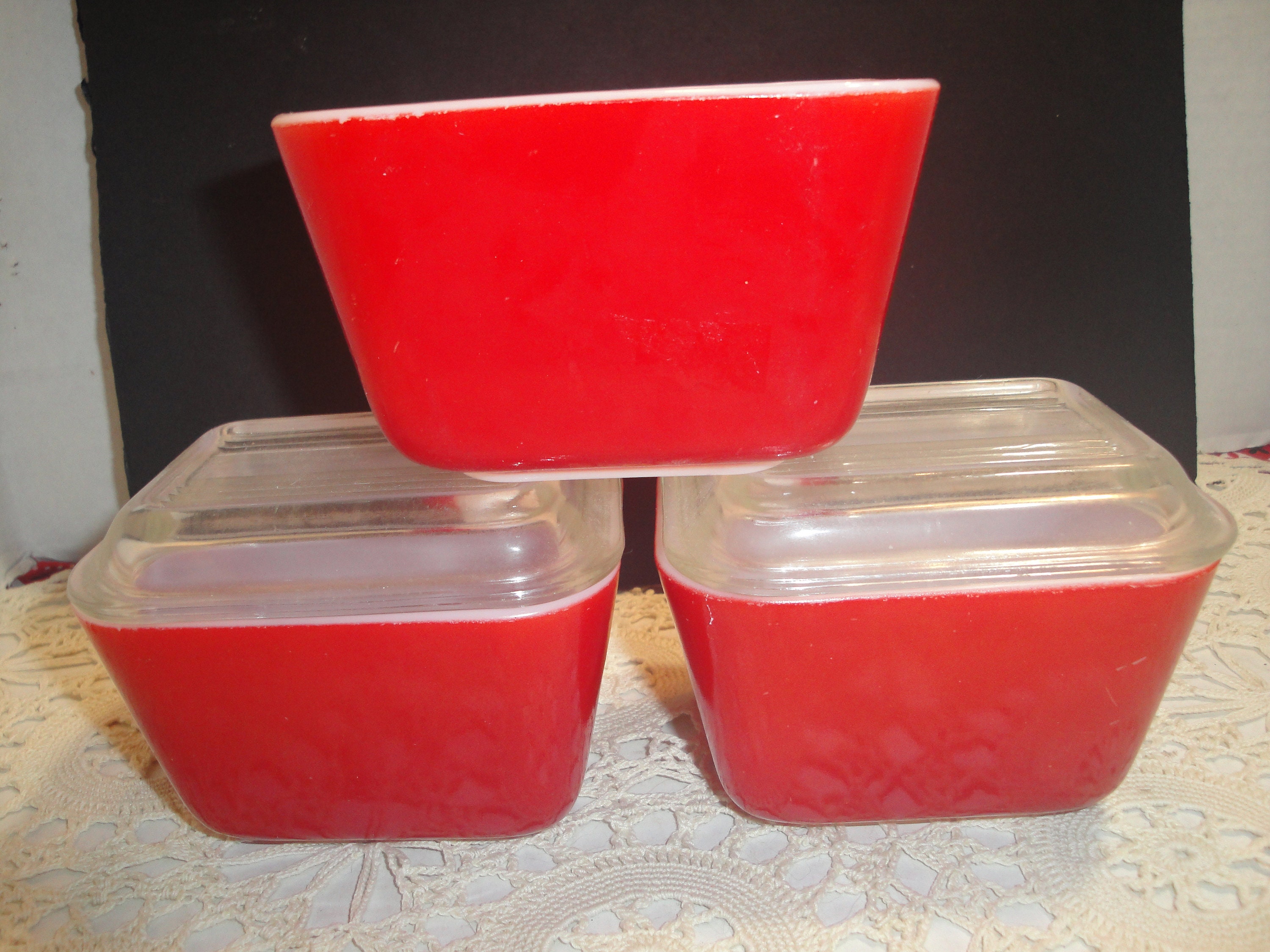 mini Pyrex baking dishes red and beige Vintage Pyrex refrigerator ...