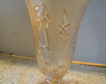 1950's Carnival Peach Jeanette Marigold Iridescent Iris And Herringbone Vase