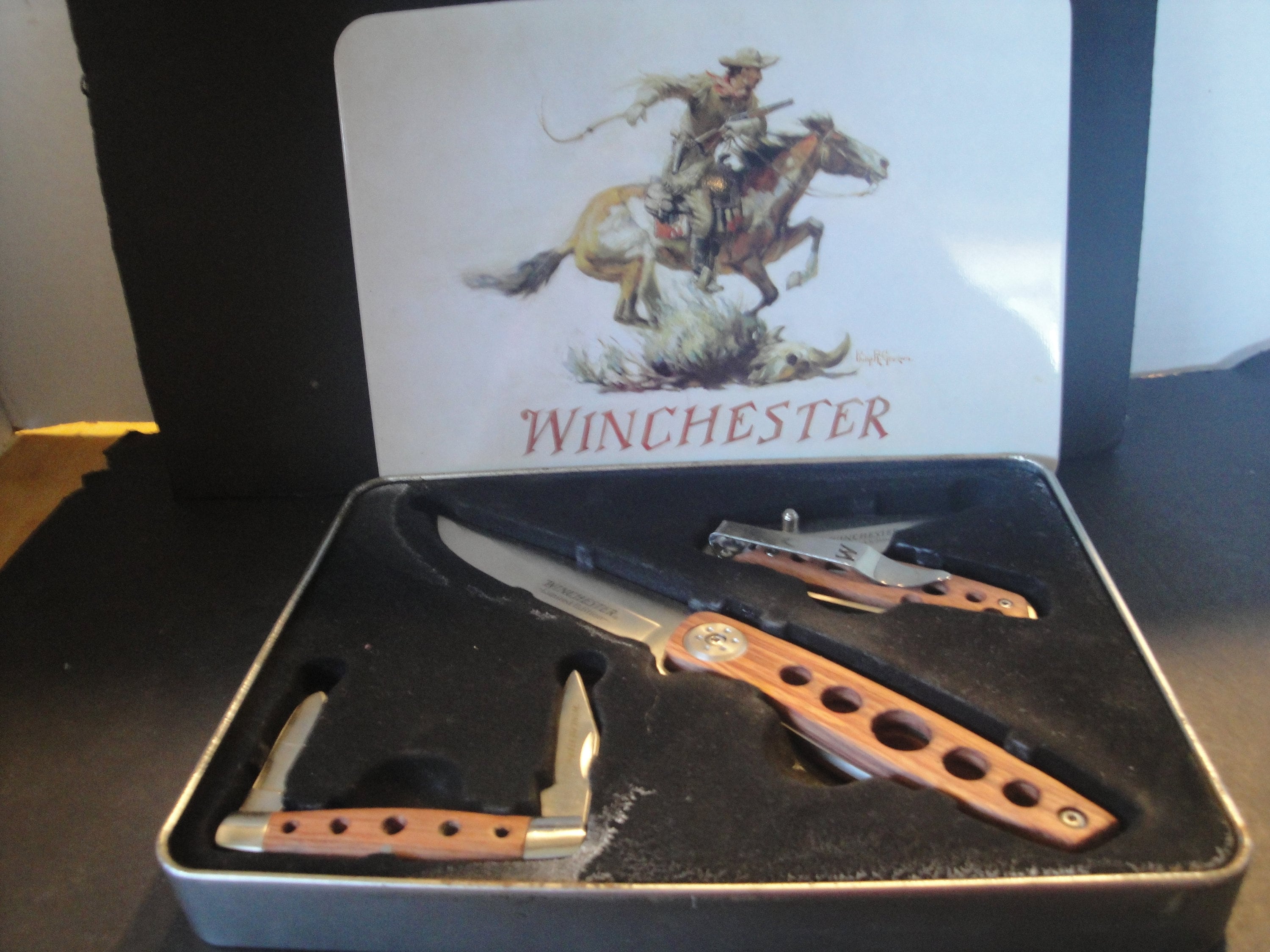 ナイフセット 30点　ヴィンテージ Limited Edition WINCHESTER Wood Three Piece Knife Set. New in Box
