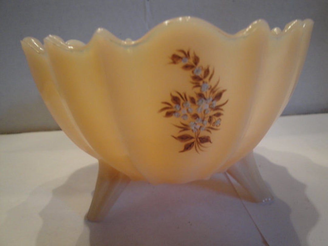 Westmoreland Glass Co. Coraline Almond Mist Ruffled Footed Candy Dish
