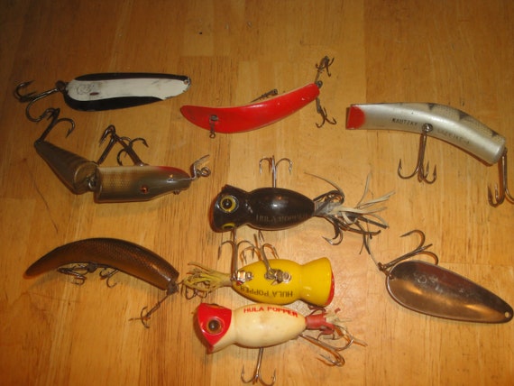 Lot of 9 Old Vintage and Antique Fishing Lures, Sports and