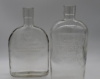 Bezauberndes Ensemble von Glasvasen aus Vintage Whiskey Flaschen