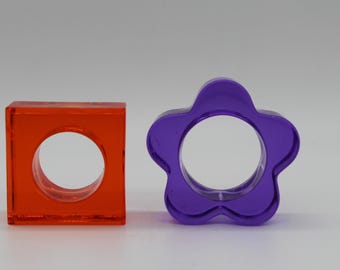 Set of 2 acrylic napkin rings, vintage