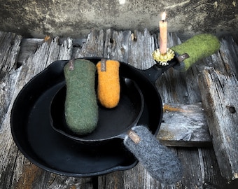 set of 2 Mini Cast iron pan handles, cast iron skillet handle cover, oven mits, eco friendly, rustic, hostess gift