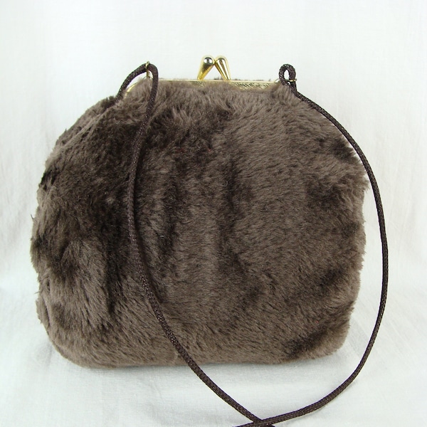 Vintage Muff Handbag 60s Brown Pluch Faux Fur Muffler Small Strap Kiss Lock Compartment Winter Fashion Unique Purse