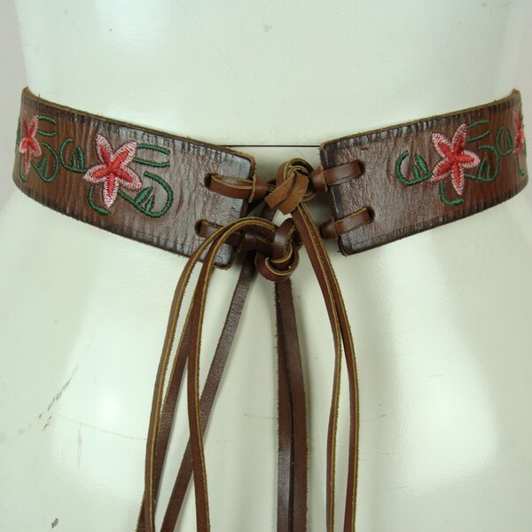 Vintage Leather Tie Belt 90s Embroidered Leather Guess Y2K Brown Pink Flowers M / L Boho Hippie Bohemian Festival Fringe 2000s Cottagecore