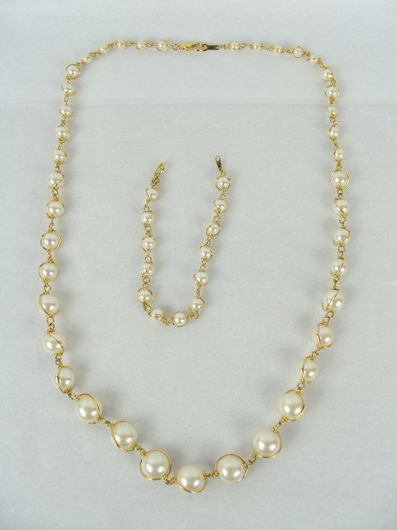 Vintage Faux Pearl Bracelet 90s Simple Chic Gold … - image 10