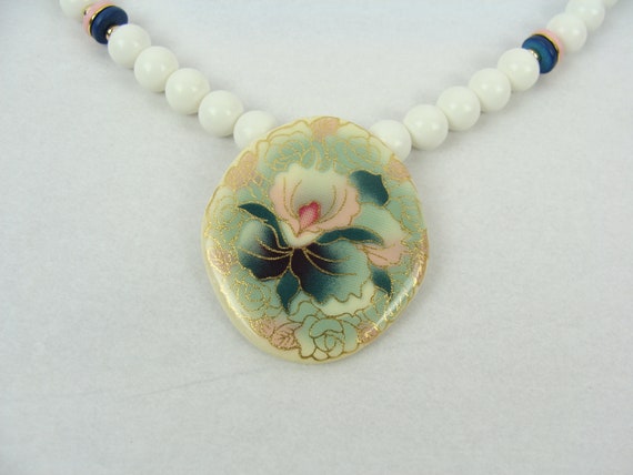 Vintage Beaded Necklace 60s Ceramic Flower Pendan… - image 5