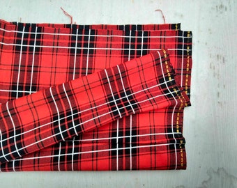 SCOTTISH PRINT FABRIC COUPON. Red black and white. 100% Cotton for confection. Sewing, fabric coupon