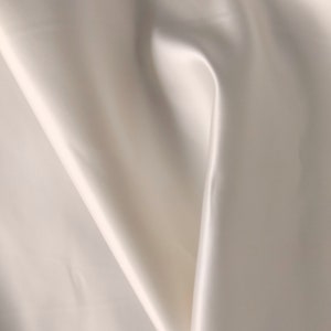 Heavy Double-Face Silk Satin Fabric – Structured Ivory Silk for Bridal Gowns & Couture – Luxury Fashion House Deadstock – 137 cm Wide