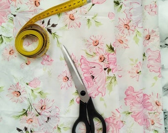 COUPON FABRIC in cotton printed with floral patterns for clothing making. Spring sewing fabric