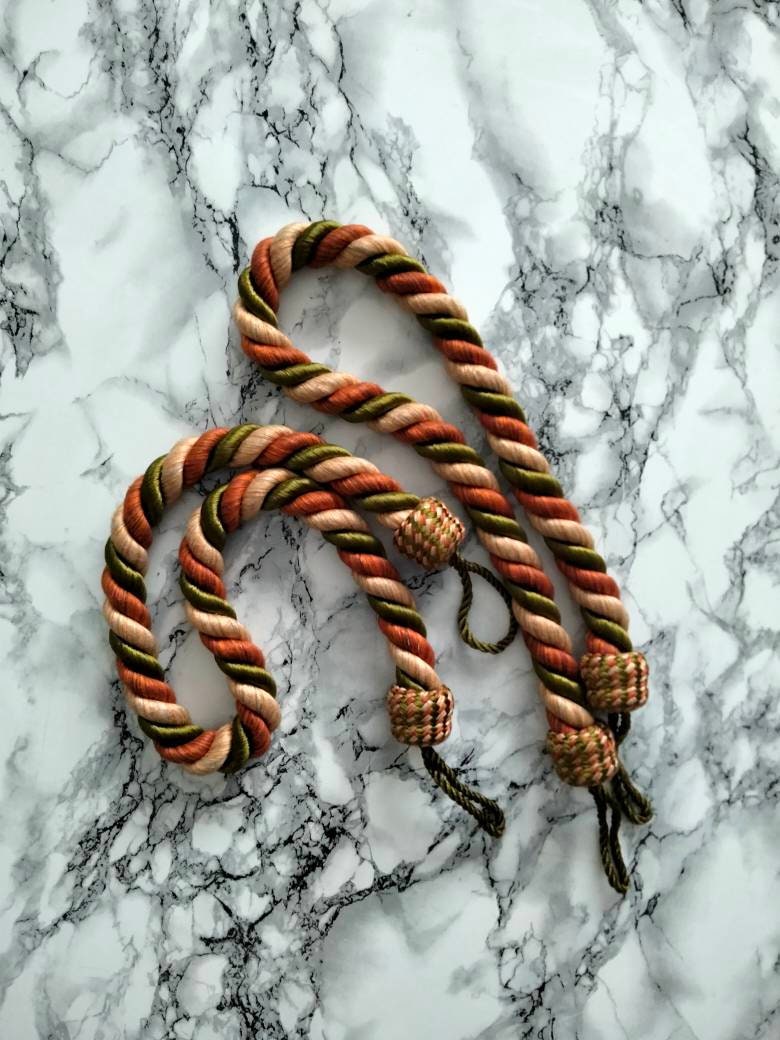 Embrasse Tricolore. Ameublement d'intérieur, Décoration Rideaux