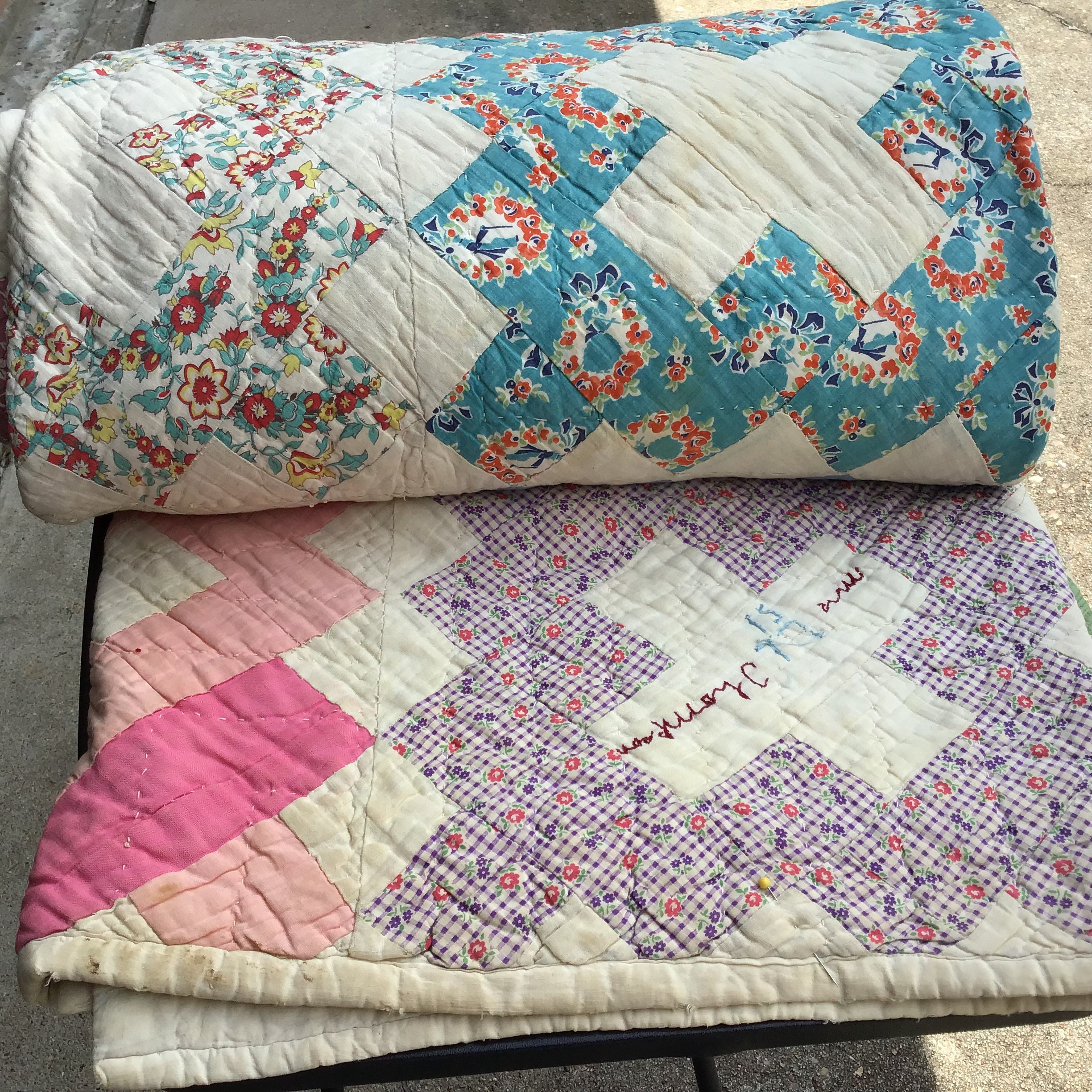 Handmade  friendship quilt signed (1951)