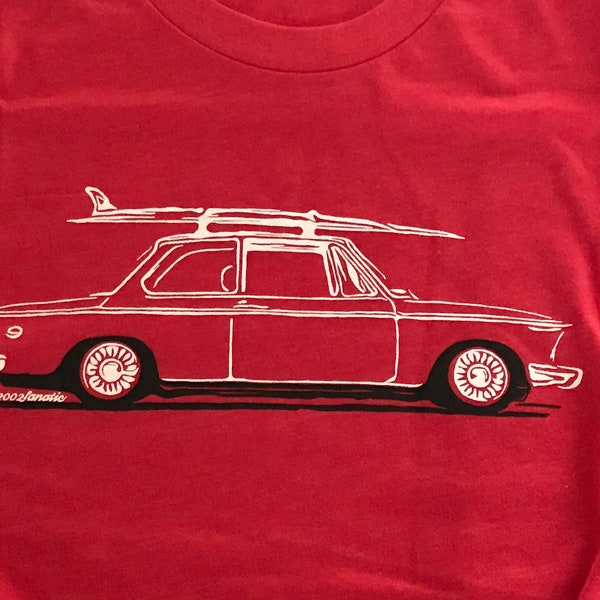 BMW 2002 Shirt mit Surfbrett - einzigartig - individuelles Original Design