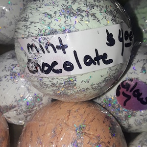 Bombas de baño de chocolate Fizz y Foam Mint.