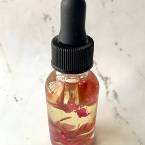 Goddess Worship Oudh Fragrance Oil: Exotic Luxury Attraction