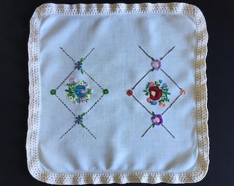 Small 17" Vintage Hand Embroidered Pure Linen Tablecloth/Centrepiece with Rose Bouquets Design and Crocheted Cotton Edging