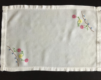 Vintage Hand Embroidered Traditional Breakfast Placemat