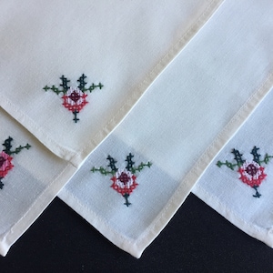 Cross Stitch Embroidered Ivory Coloured Reusable Napkins - Small Vintage Serviettes Set of 4