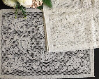 A Set of 4 Vintage Lace Placemats