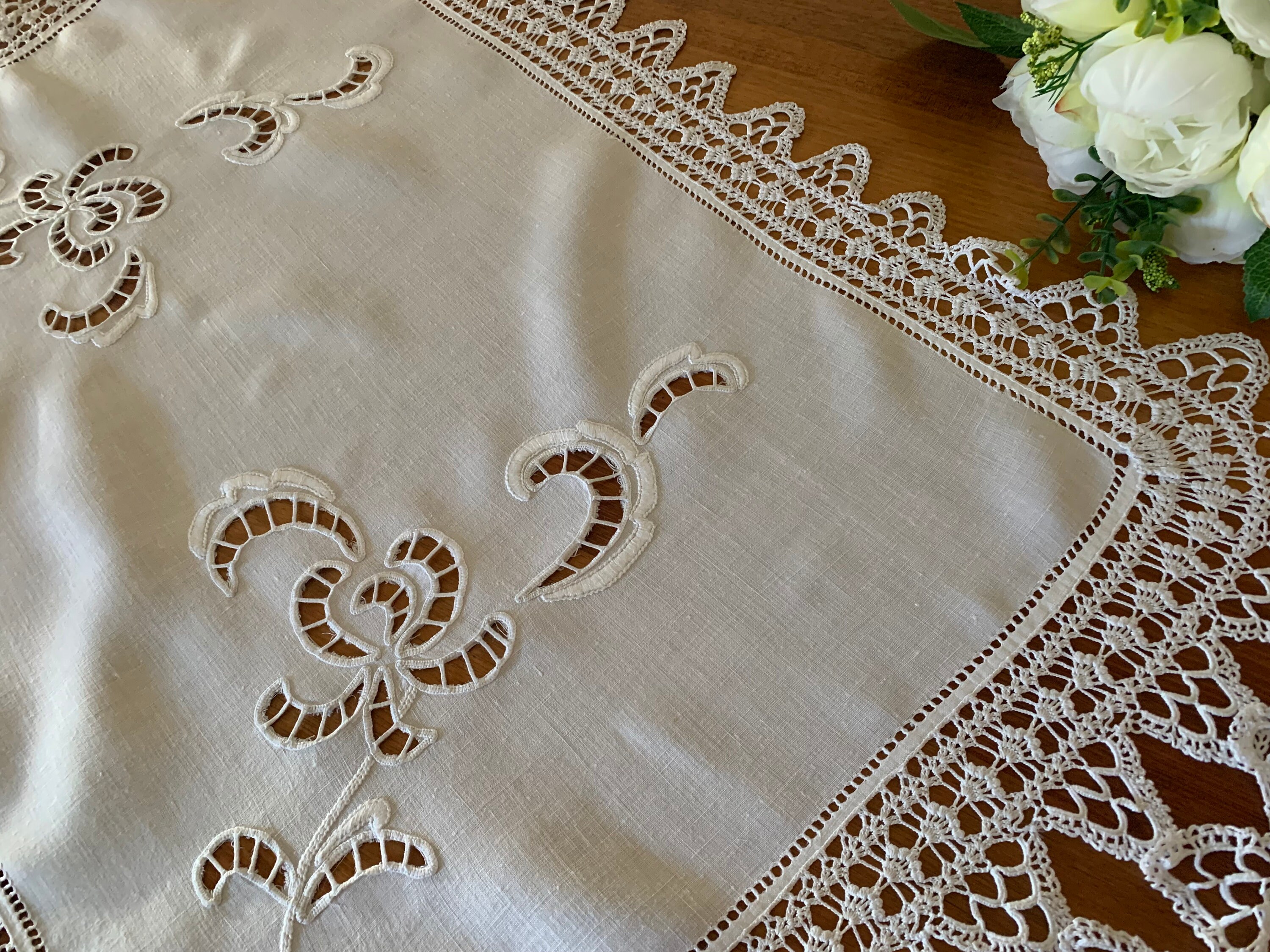 A Pair of Victorian Era Antique Madeira Cutwork Hand Embroidered Butler ...
