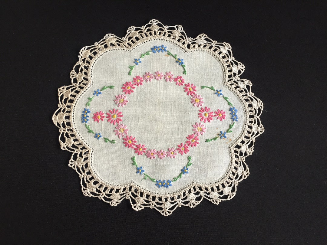 Vintage Hand Embroidered Linen Doily With Pink Daisies Blue Forget Me