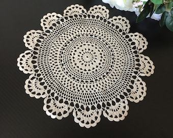 Tapete de encaje de ganchillo de algodón crudo de 28 cm (11 pulgadas), hecho a mano, estilo vintage de los años 70.