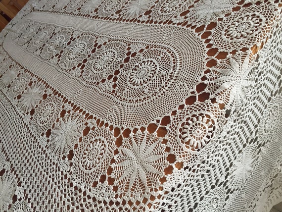 Large sale oblong tablecloth